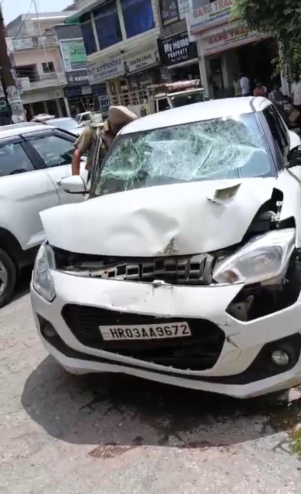 Zirakpur: ढकोली में हथियारबंद युवकों का खूनी हमला, कार घेरकर तीन लोगों को किया लहूलुहान