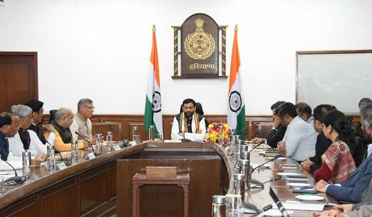 Chandigarh: पेपरलेस प्रशासन की ओर हरियाणा का कदम, सरकारी फाइलों का निपटारा होगा सिर्फ ई-ऑफिस से