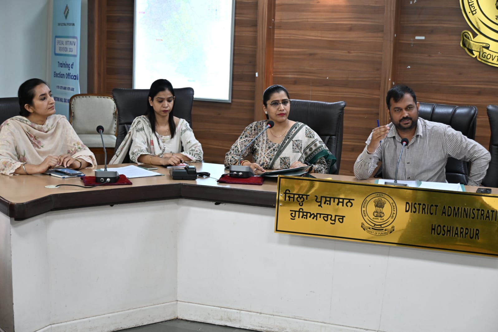 Hoshiarpur: आजादी के जश्न की तैयारियां तेज, पुलिस लाइन ग्राउंड में स्वतंत्रता दिवस समारोह के लिए प्रशासन ने कसी कमर