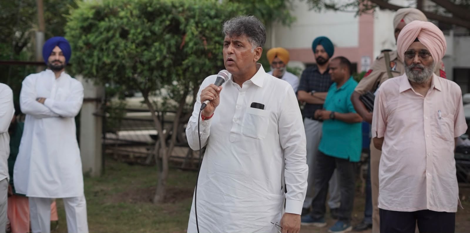Chandigarh: बुजुर्गों के लिए पार्क बना ‘शहरी सथ’, मनीष तिवारी ने सरकार से मांगा मजबूत कानूनी ढांचा