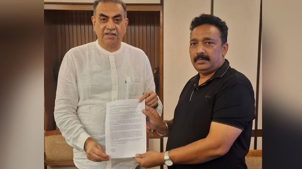 Chandigarh: चंडीगढ़ में बिजली प्रवर्तन टीम की कार्रवाई पर सवाल, ‘किस अधिकार से घर में प्रवेश?’