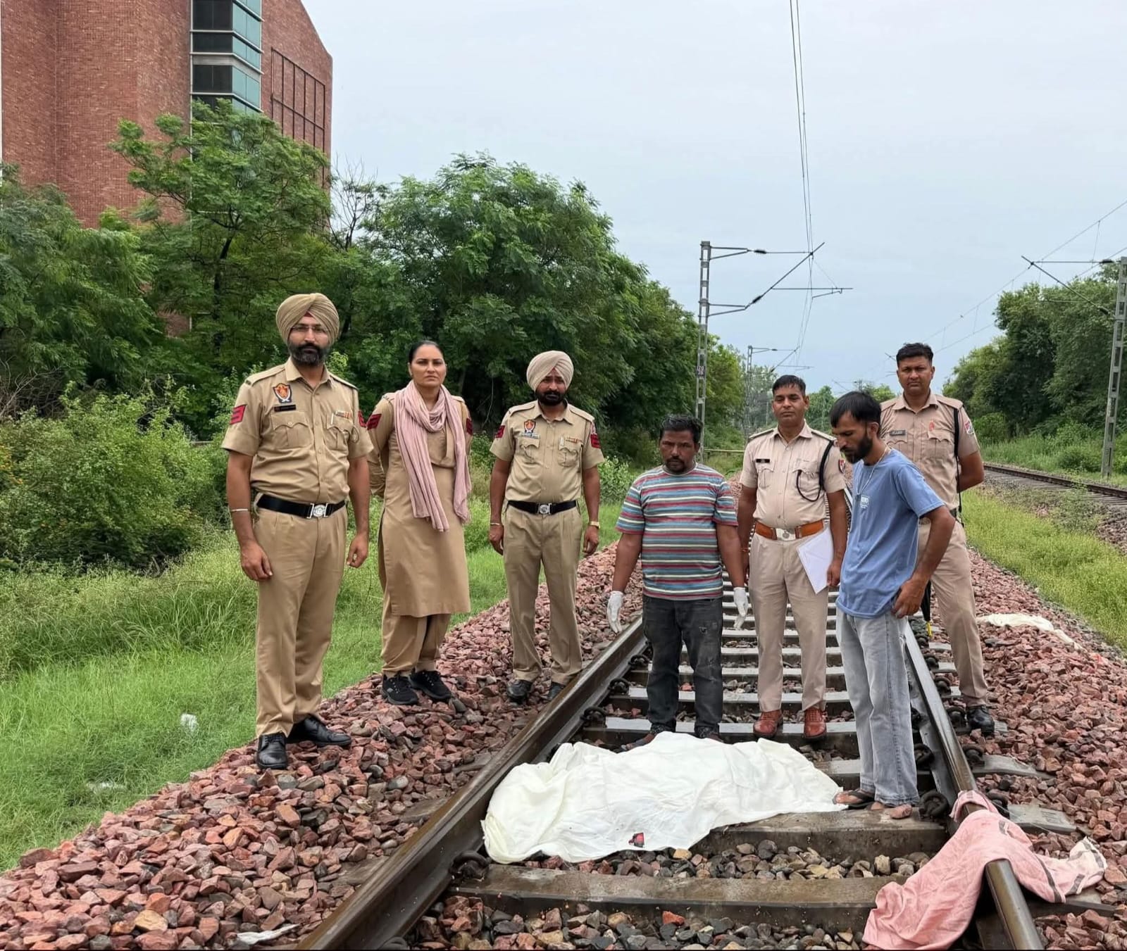 Bathinda: रेलवे ट्रैक पार करना पड़ा भारी, वंदे भारत की चपेट में आने से महिला की दर्दनाक मौत