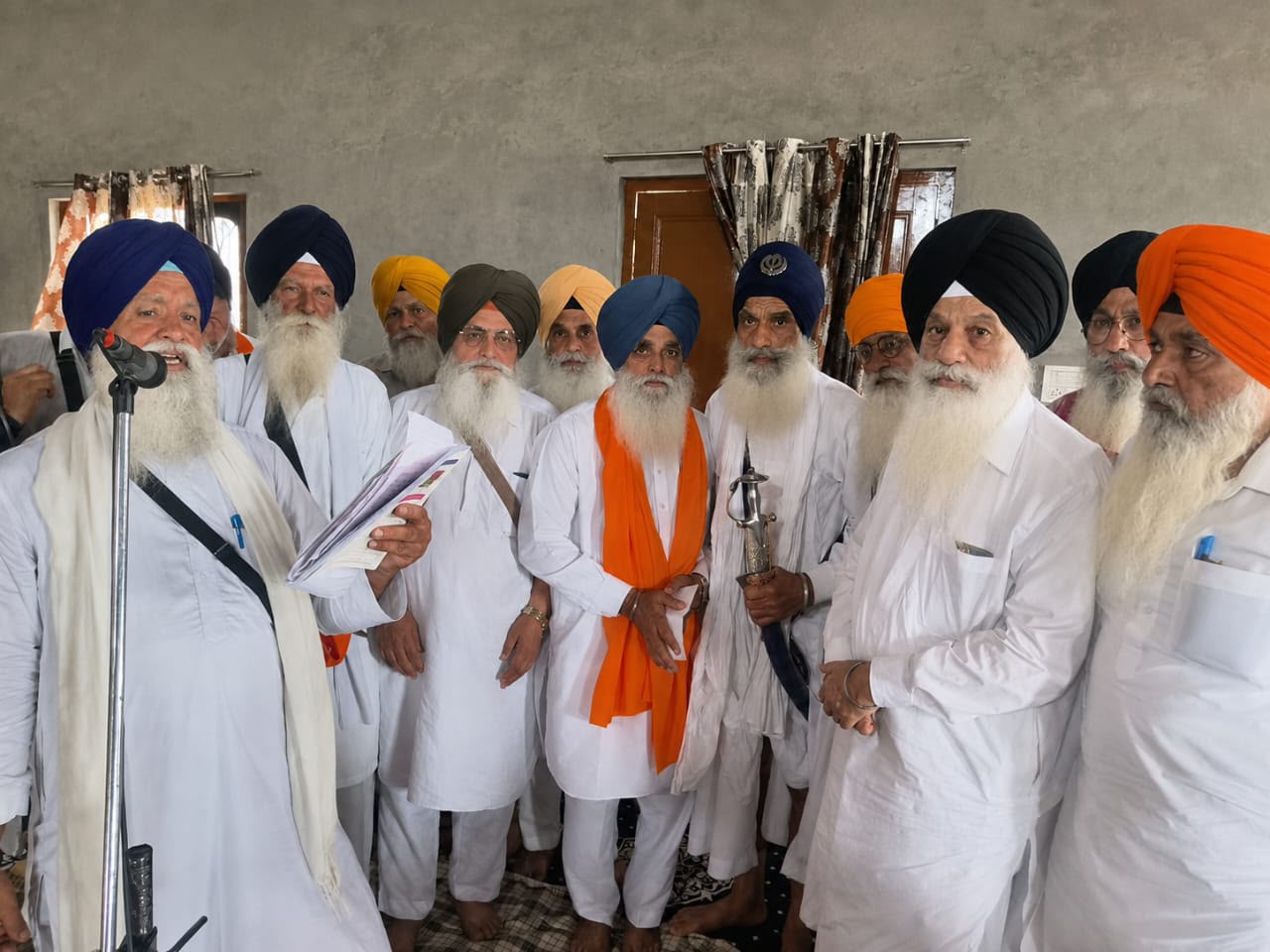 Amritsar: गांव दासूवाल में सुखदेव सिंह बब्बर की 34वीं बरसी पर पंथक समागम, गुरबाणी कीर्तन और कविशरी से गूंजा गुरुद्वारा साहिब