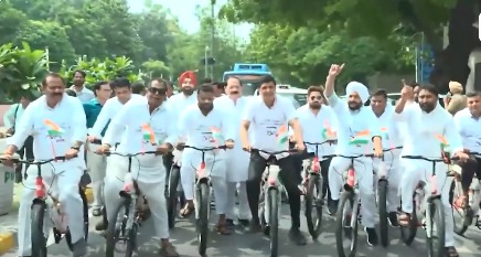 New Delhi: ₹4,100 के प्रस्ताव से ₹6,957 की खरीद तक पहुंची साइकिल की कीमत? दिल्ली में टेंडर पर बढ़ा विवाद