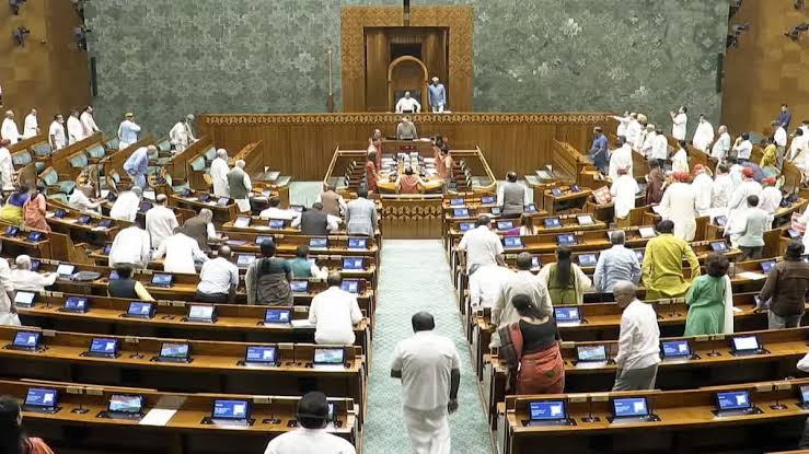 New Delhi: संसद में छात्र आंदोलन की गूंज, विपक्ष के हंगामे पर ओम बिरला बोले- लगातार व्यवधान से व्यक्तिगत रूप से आहत