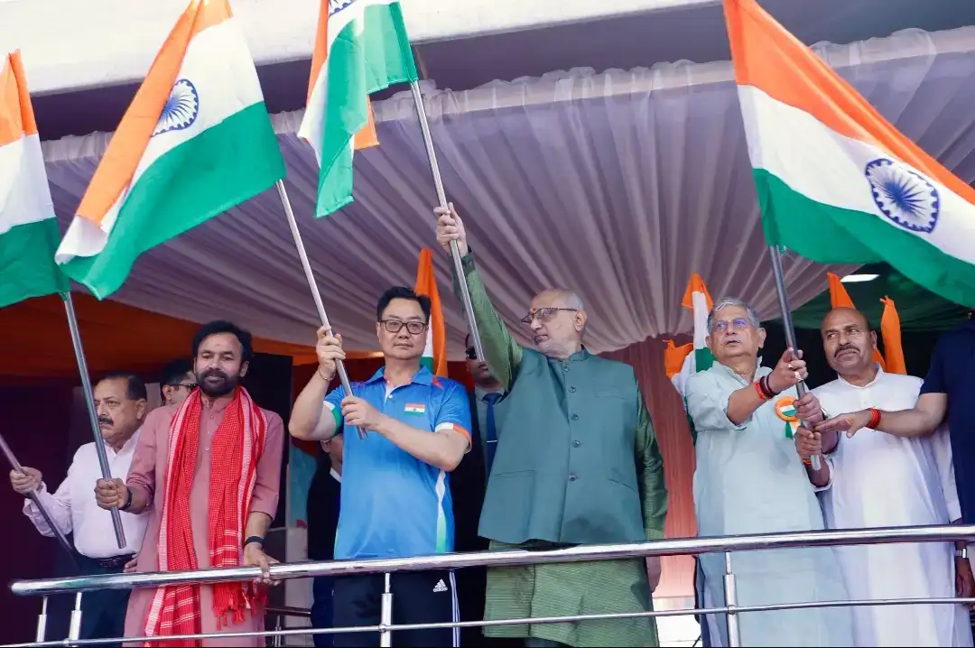 New Delhi: बाइक रैली में गूंजा वंदे मातरम्, उपराष्ट्रपति बोले- तिरंगे में समाई देश की एकता और राष्ट्रीय चेतना