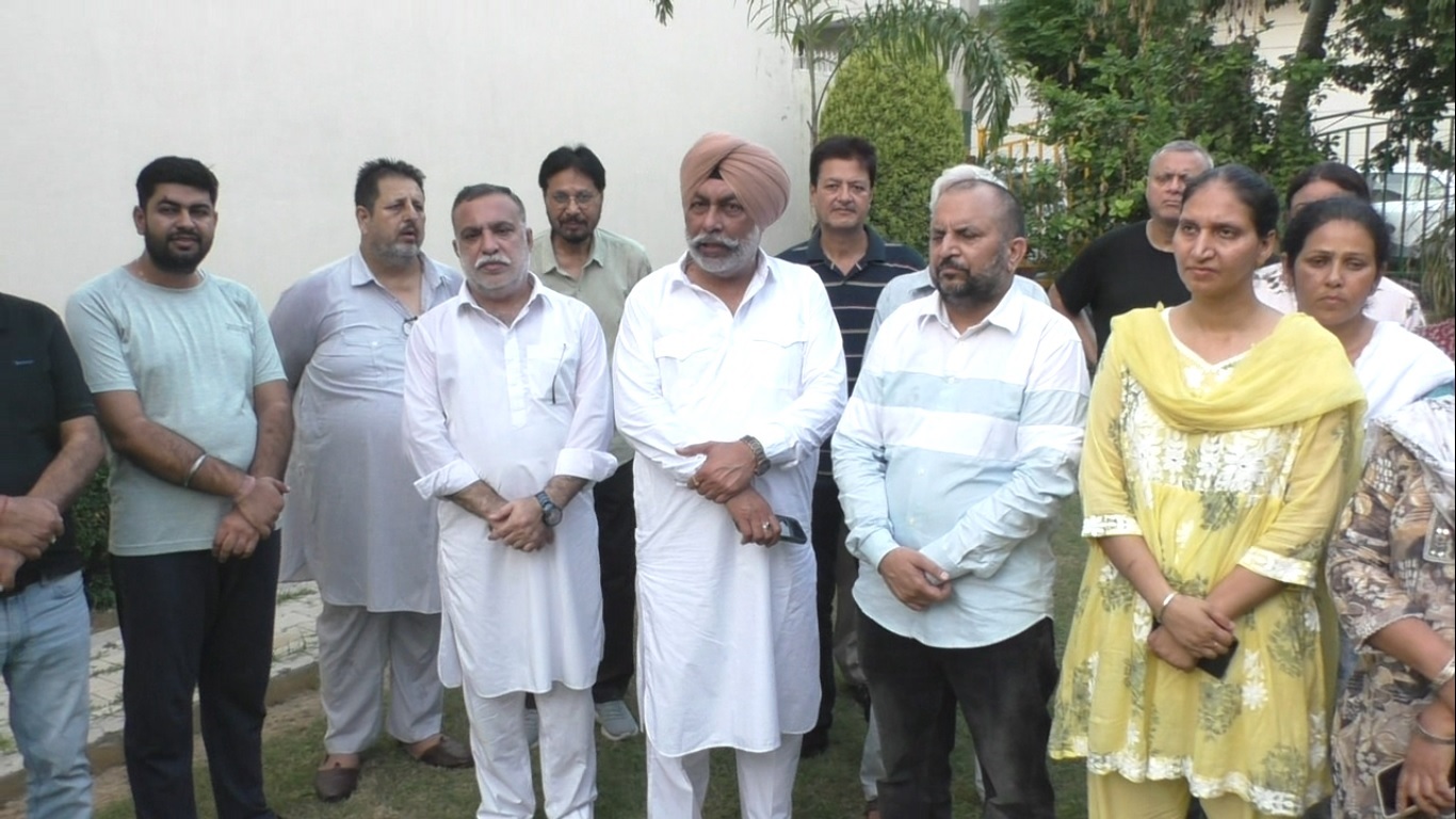 योगा कर रही महिलाओं पर हमले के मामले को लेकर हुई प्रेस कॉन्फ्रेंस