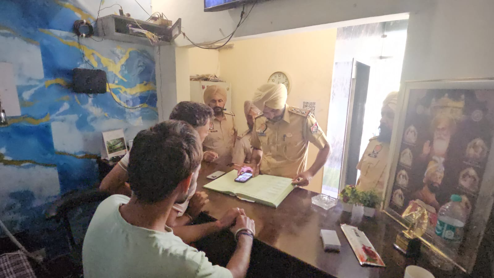 Zirakpur: जीरकपुर में बढ़ी चौकसी, पुलिस ने होटलों, झुग्गियों और प्रमुख मार्गों पर चलाया विशेष अभियान