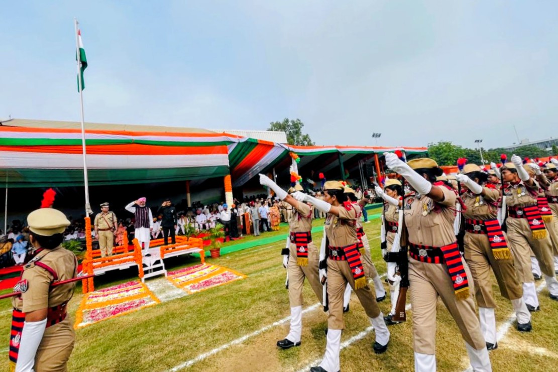 Chandigarh: लुधियाना में तिरंगा फहराकर बोले वित्त मंत्री चीमा, शहीदों के सपनों का पंजाब बना रही मान सरकार