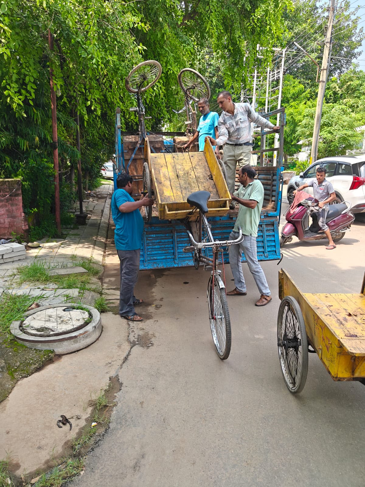 Chandigarh: चंडीगढ़ में निगम का बड़ा एक्शन, 80 अवैध रेहड़ियां जब्त
