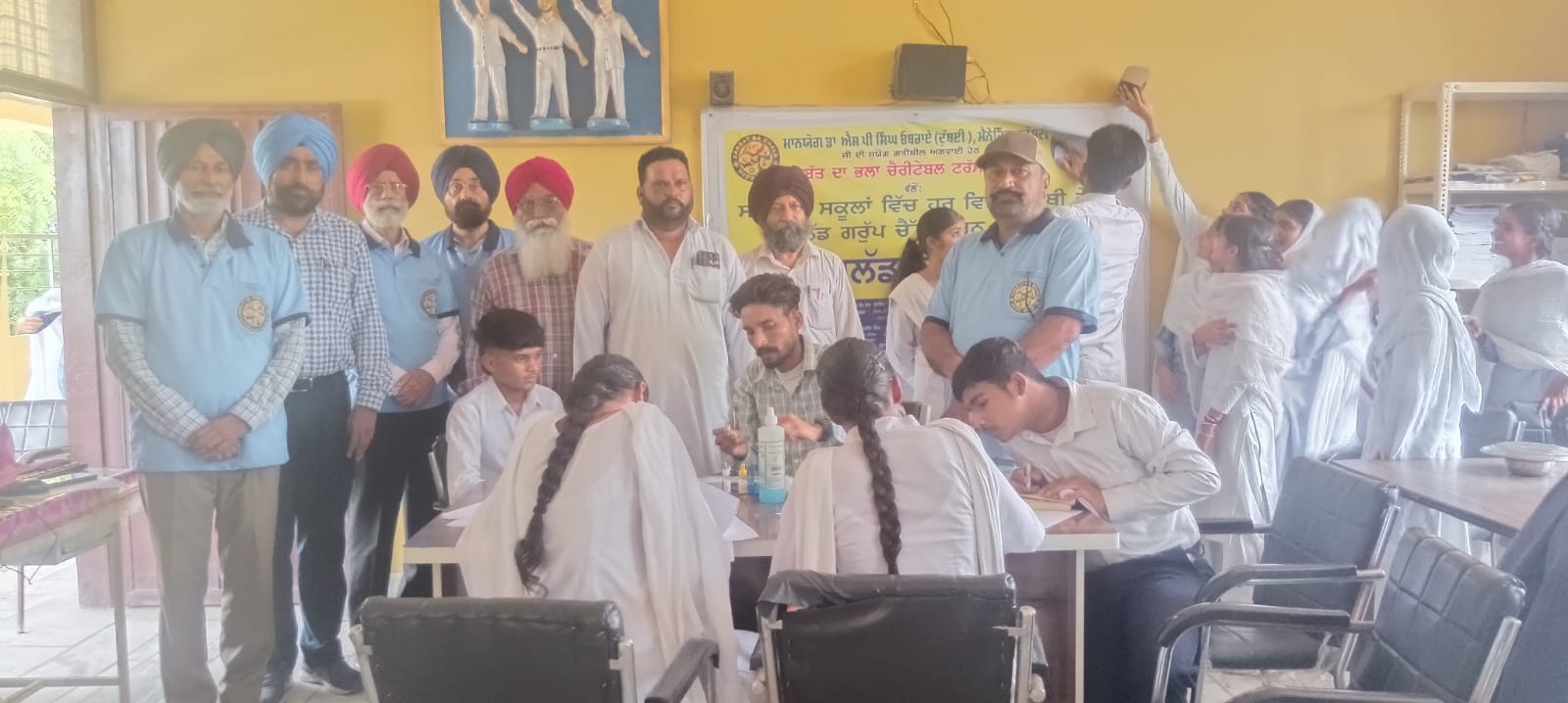 Sri Muktsar Sahib: मुक्तसर के सरकारी स्कूल में विद्यार्थियों के लिए निशुल्क ब्लड ग्रुप जांच कैंप, सरबत दा भला ट्रस्ट ने संभाला जिम्मा