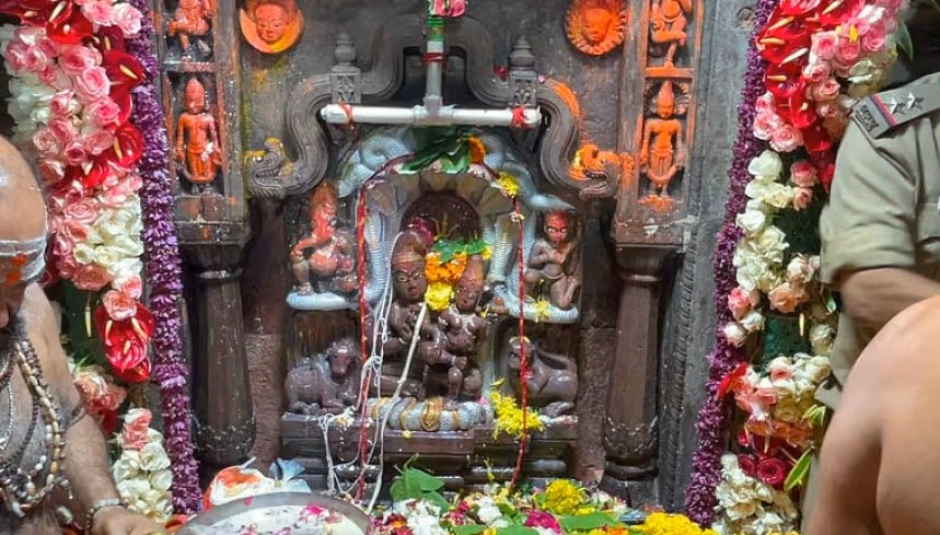 Ujjain: सावन सोमवार और नागपंचमी का महासंयोग, उज्जैन में उमड़ा आस्था का सैलाब; लाखों श्रद्धालुओं ने किए दर्शन