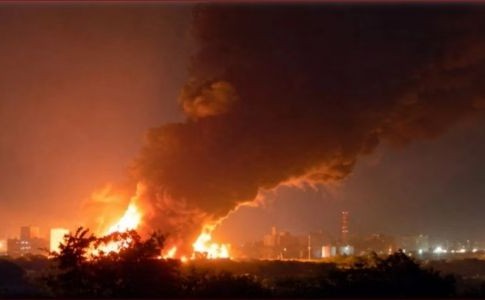 Bharuch: भरूच के दहेज जीआईडीसी में भीषण आग से मचा हड़कंप, कंपनी के वेयरहाउस से उठीं ऊंची लपटें