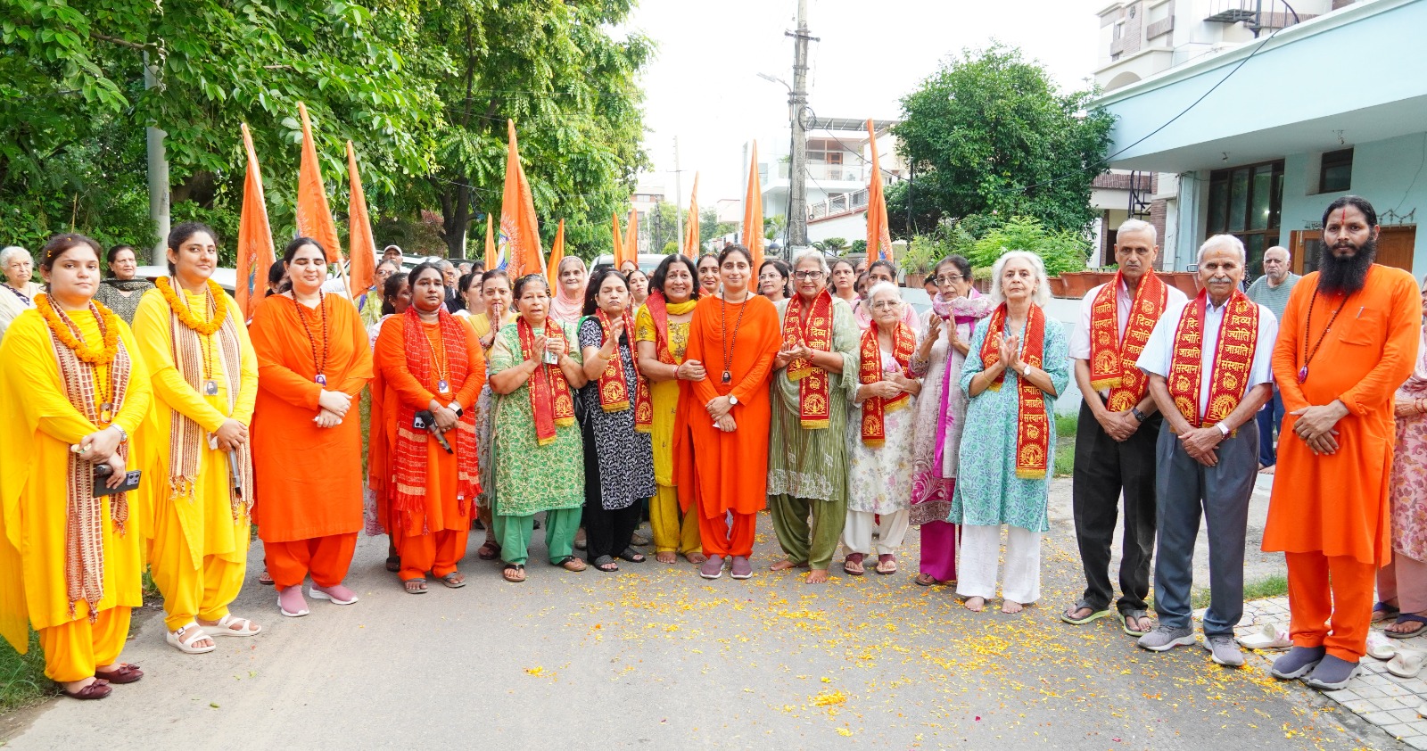 Panchkula: भगवान शिव कथा के प्रचार को निकली संध्या फेरी, सेक्टर-7 में गूंजे शिव भजन और जयकारे