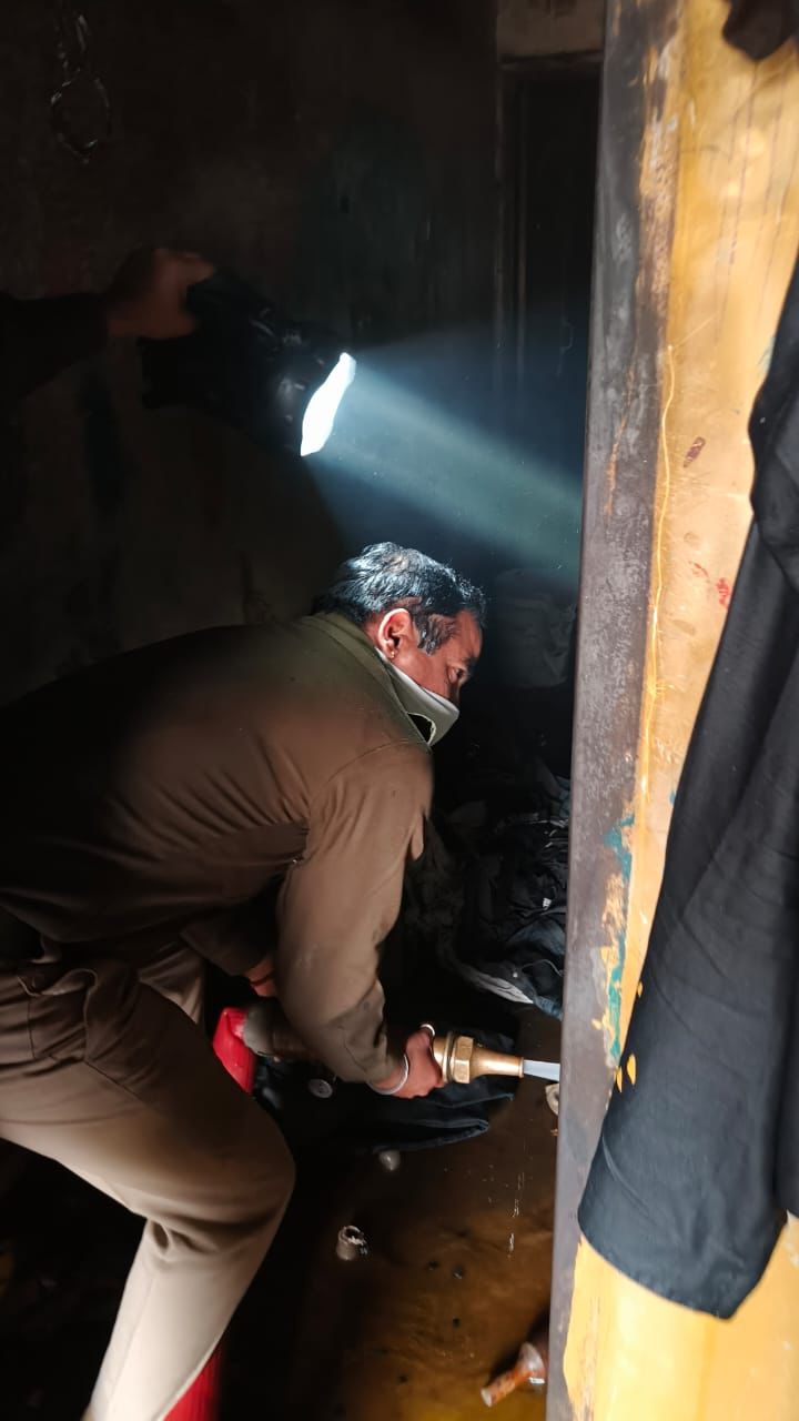 डड्डूमाजरा में एलपीजी सिलेंडर में भीषण आग, घर का सामान जलकर खाक