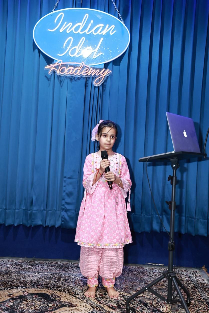 इंडियन आइडल अकादमी में म्यूज़िकल इवनिंग का आयोजन पंजाब राज्य महिला आयोग की सदस्य अजिंदर कौर मुख्य अतिथि के तौर पर हुईं शामिल