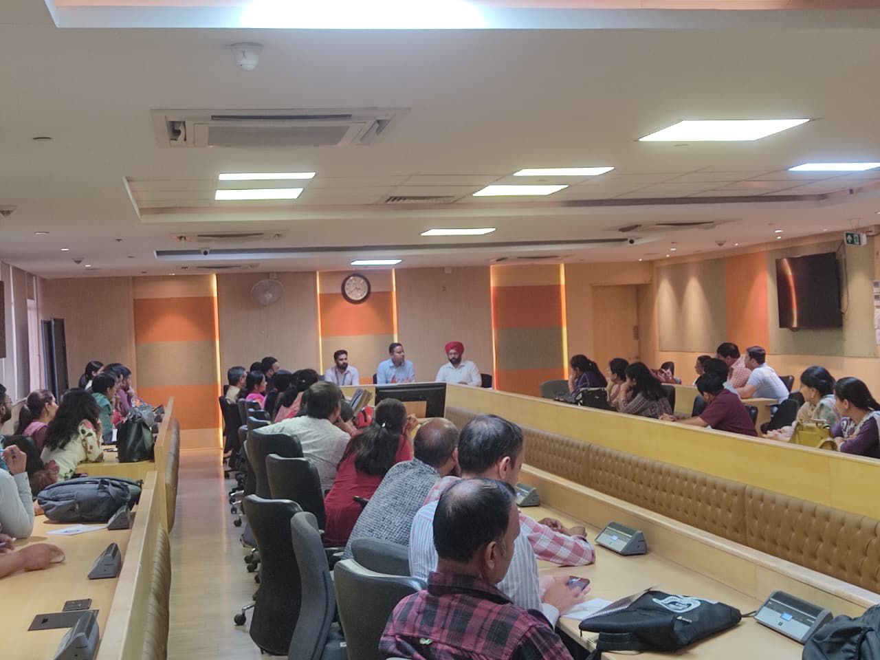 Chandigarh: जनगणना सर्वे 2026 की तैयारियों की समीक्षा, समन्वय और समयबद्ध क्रियान्वयन पर जोर