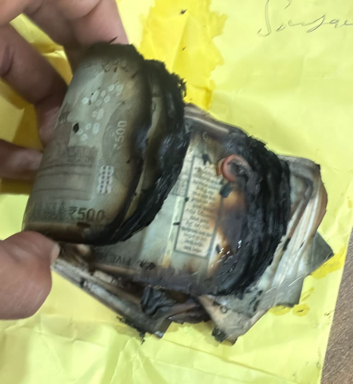 Zirakpur: शिवालिक विहार में घर में लगी भीषण आग, लाखों का सामान जलकर राख