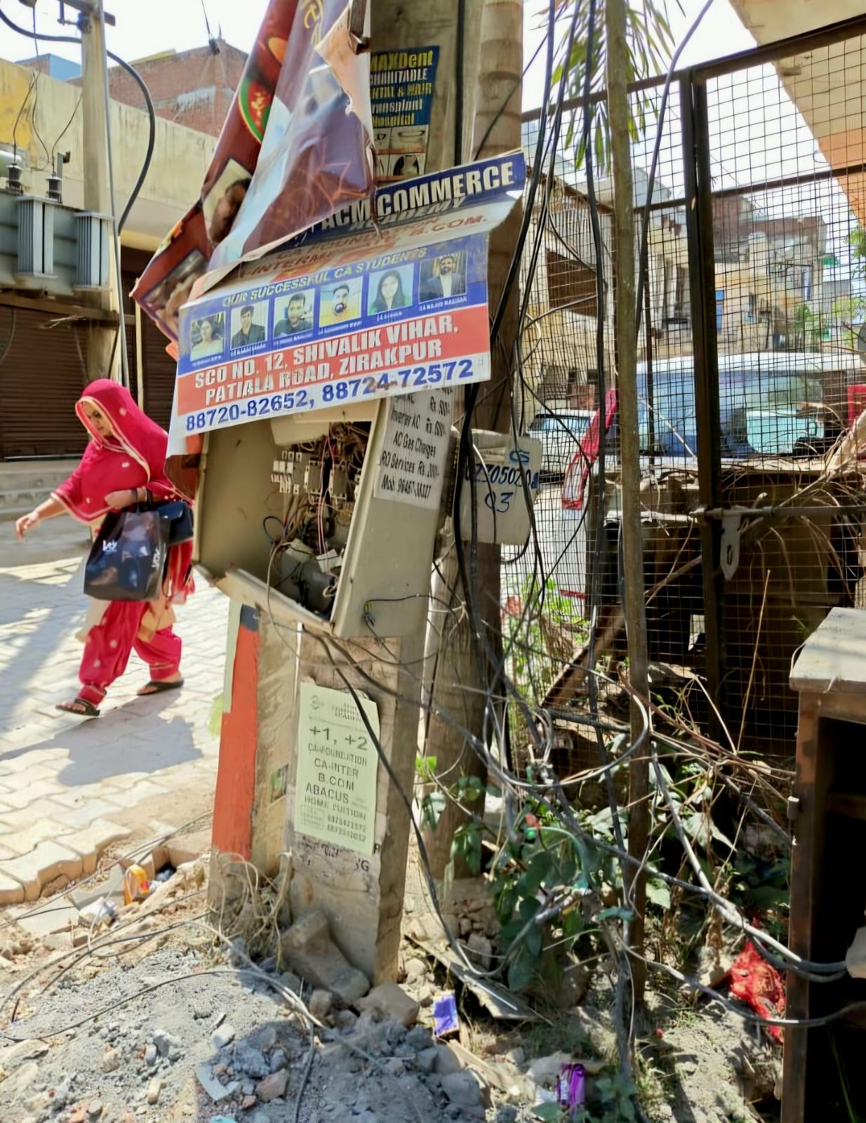 Zirakpur: शिवालिक विहार की बदहाली पर भड़के लोग, विकास कार्य ठप