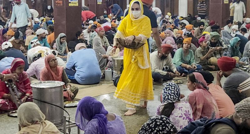 Amritsar: टीम की जीत की कामना लेकर दरबार साहिब पहुंचीं प्रीति जिंटा