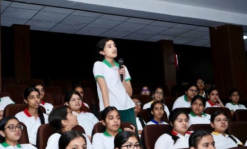 Jalandhar: कैरियर काउंसलिंग से युवाओं को मिली सफलता की सही राह: डॉ. सुरेन्द्र अग्रवाल