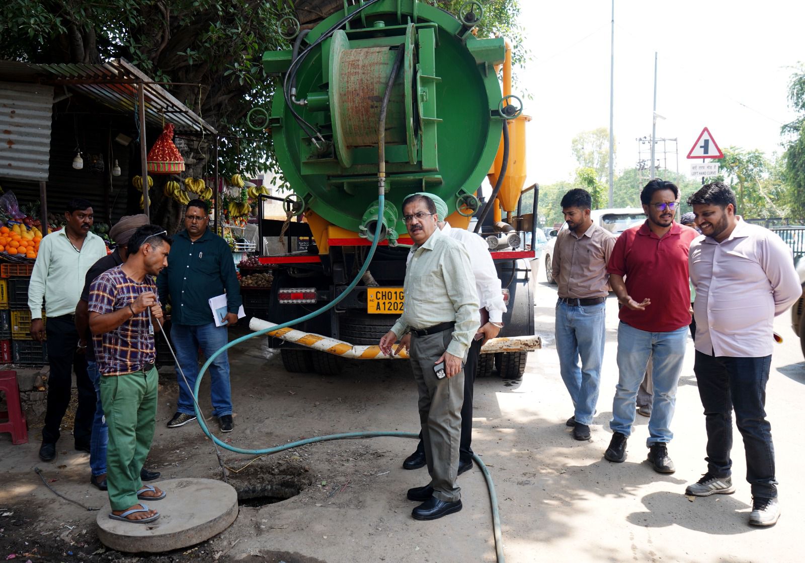 Chandigarh: खुड्डा लाहौरा और खुड्डा अलीशेर में सीवरेज व इंफ्रास्ट्रक्चर कार्यों की समीक्षा, चीफ इंजीनियर ने दिए जरूरी निर्देश