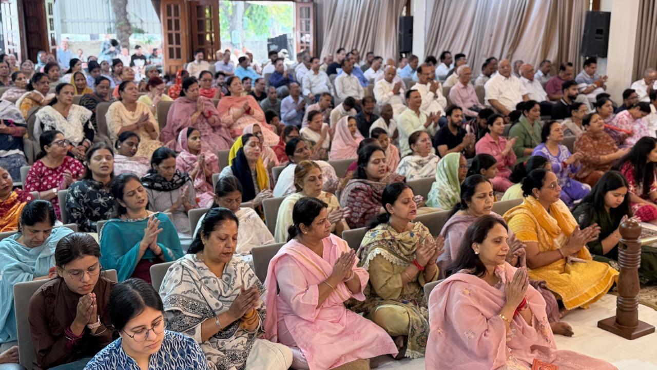 Ludhiana: लुधियाना में श्री राम शरणम् सत्संग: प्रार्थना और परम विश्वास पर संत अश्वनी बेदी जी का संदेश