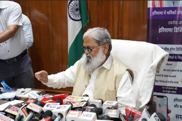 Chandigarh: कैबिनेट मंत्री अनिल विज की पहल, मजदूरों को ‘श्रममित्र’ एप से मिलेगी नौकरी की जानकारी