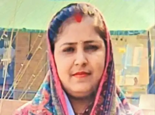 सड़क हादसे में कारोबारी की पत्नी की मौत, कोटकपूरा रोड पर कार पलटी, 2 घायल