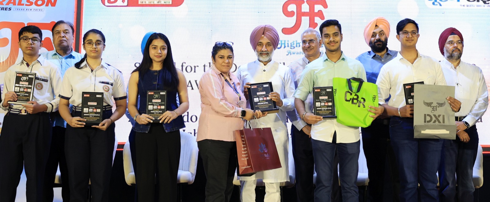 Ludhiana: स्टूडेंट्स देश का भविषय, नेशन को बिल्ड करने में निभाएंगे अहम रोल: बिक्रम सिद्धू