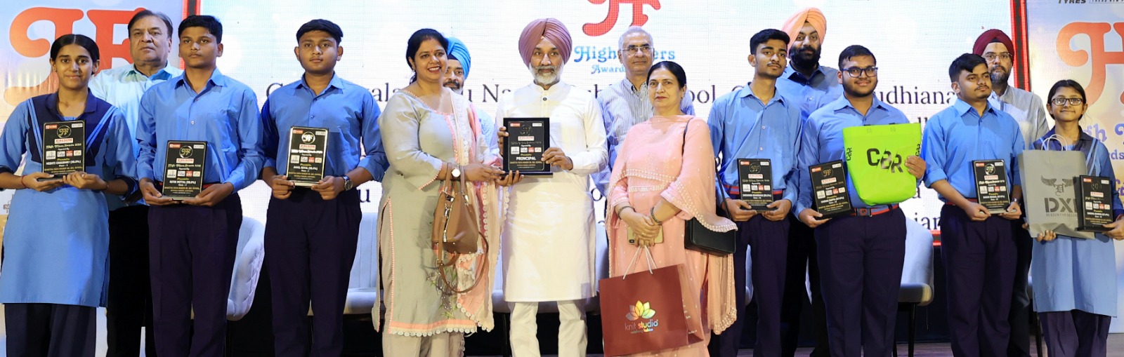 Ludhiana: स्टूडेंट्स देश का भविषय, नेशन को बिल्ड करने में निभाएंगे अहम रोल: बिक्रम सिद्धू