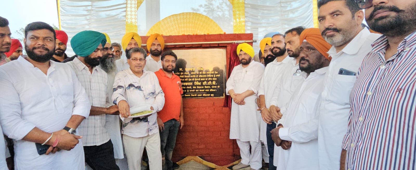 Amritsar: कैबिनेट मंत्री हरभजन सिंह ई.टी.ओ. ने लगभग 11 करोड़ रुपये की लागत से पूरे होने वाले परियोजनाओं की रखी आधारशिला