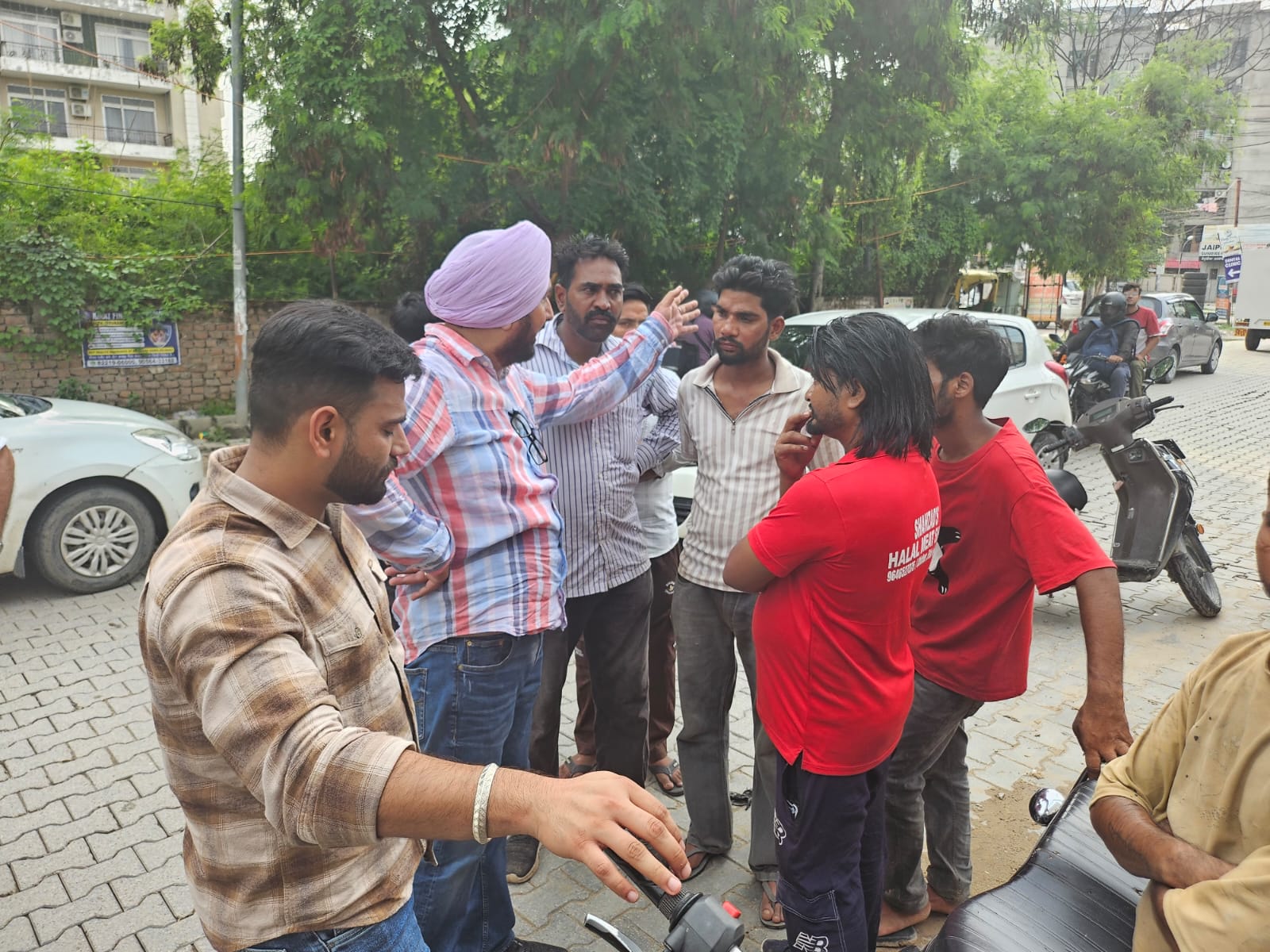 Zirakpur: मास्टर प्लान पर सख्ती: आर-4 रोड क्षेत्र में अवैध निर्माणों पर नगर परिषद की कार्रवाई शुरू