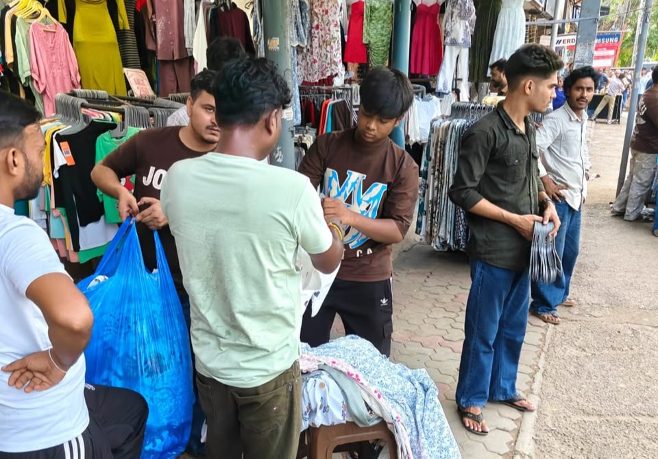 Chandigarh: 106 चालान, कई जगहों से कब्जे साफ: चंडीगढ़ में सड़कों और फुटपाथों पर निगम की सख्ती
