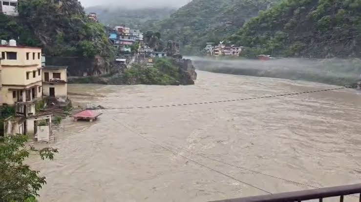 Dehradun: बारिश से पहाड़ बेहाल, अलकनंदा उफान पर; ऋषिकेश-यमुनोत्री समेत कई मार्गों पर आवाजाही ठप