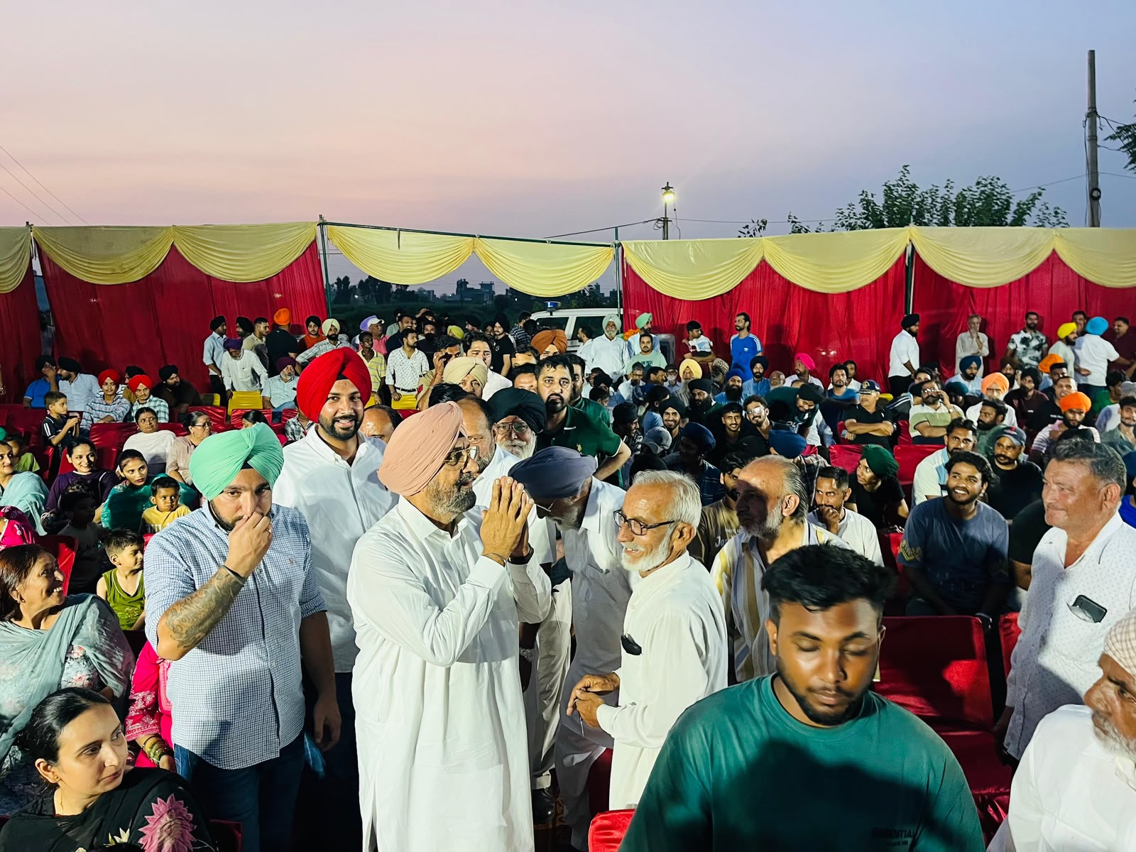 Derabassi: वार्ड 16 में पहुंची ‘लोक मिलनी’, रंधावा ने लोगों से पूछा—बताइए, इलाके में और क्या चाहिए?