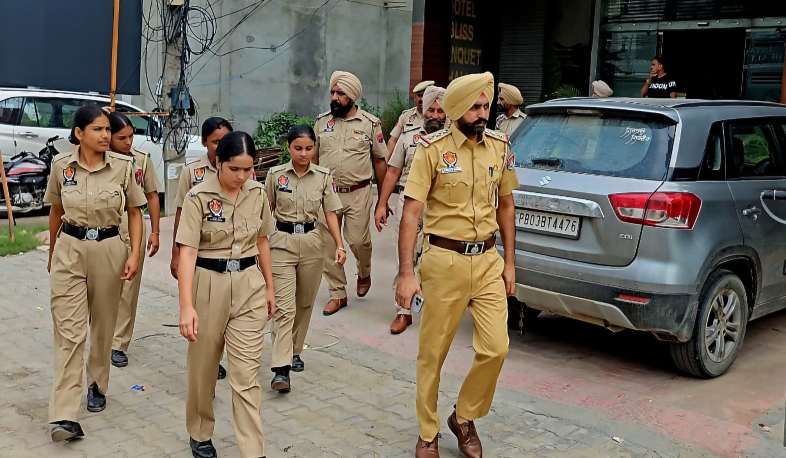 Zirakpur: जीरकपुर में बढ़ी चौकसी, पुलिस ने होटलों, झुग्गियों और प्रमुख मार्गों पर चलाया विशेष अभियान
