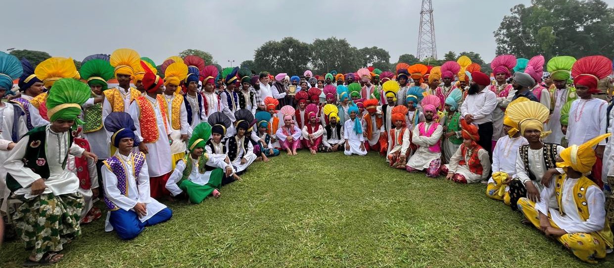 Chandigarh: लुधियाना में तिरंगा फहराकर बोले वित्त मंत्री चीमा, शहीदों के सपनों का पंजाब बना रही मान सरकार