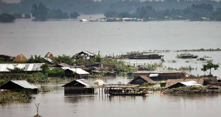 Guwahati: असम में बाढ़ का कहर जारी, 5 जिलों के 147 गांवों में 31 हजार से अधिक लोग अब भी प्रभावित