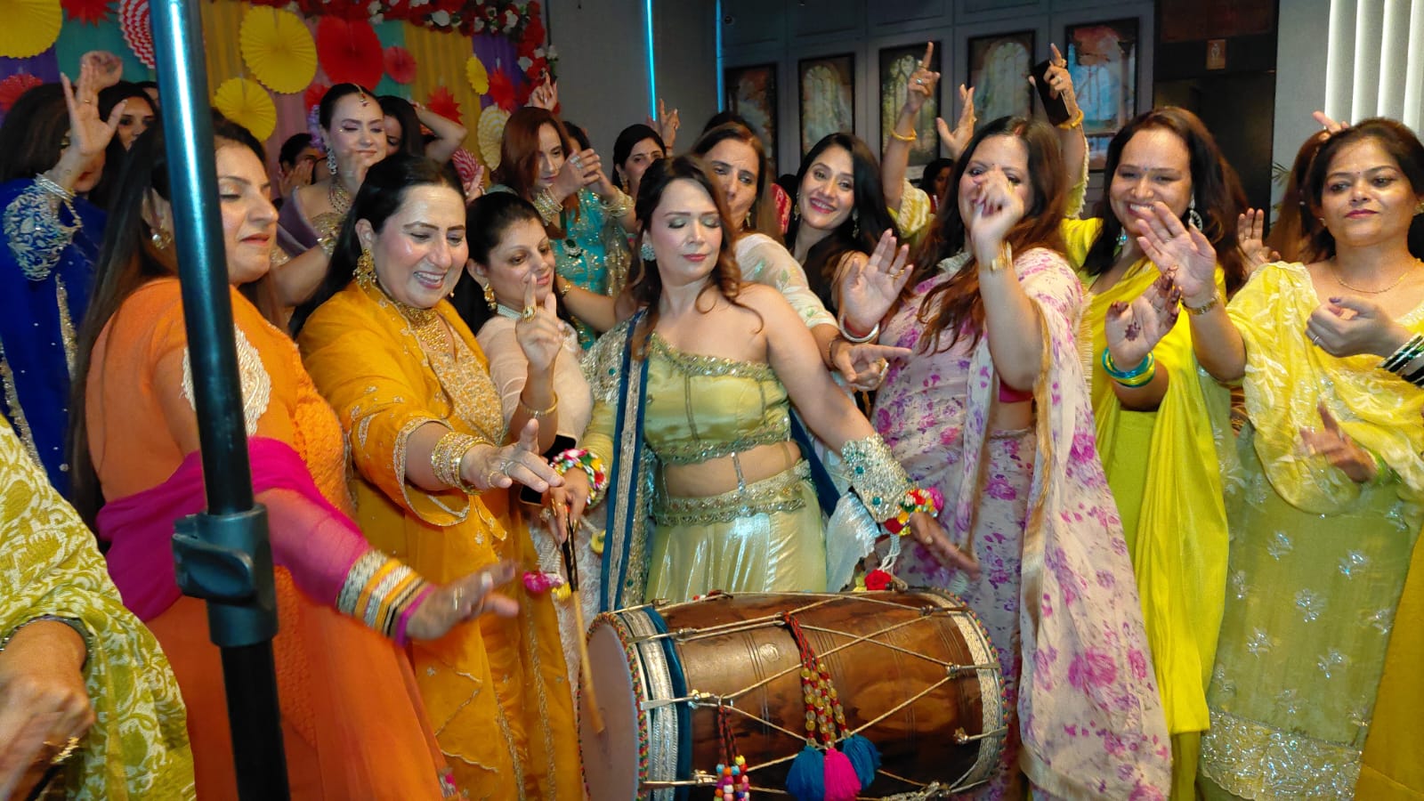 Panchkula: जन हितैषी न्यूज और यूटर्न अखबार के सहयोग से पंचकुला और जीरकपुर में तीज उत्सव की धूम