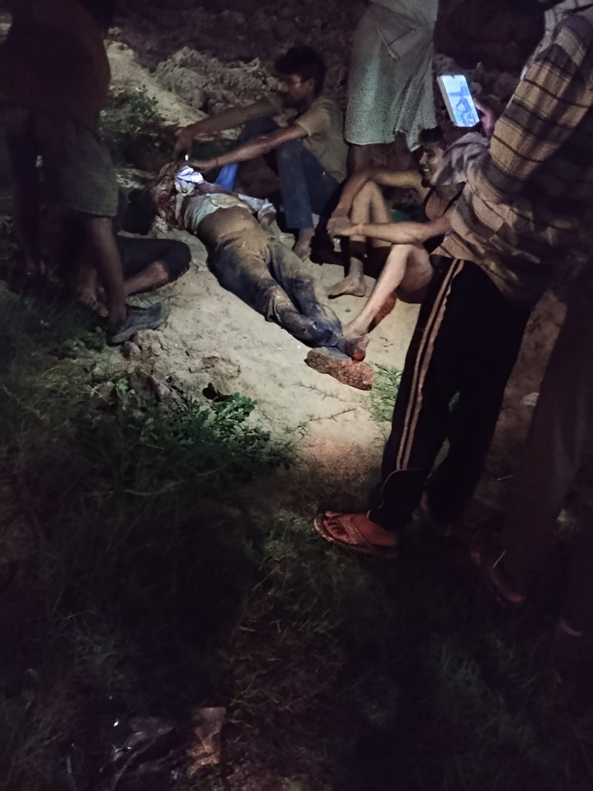 एयरोसिटी में बेसमेंट की मिट्टी धंसने से दो मजदूरों की मौत