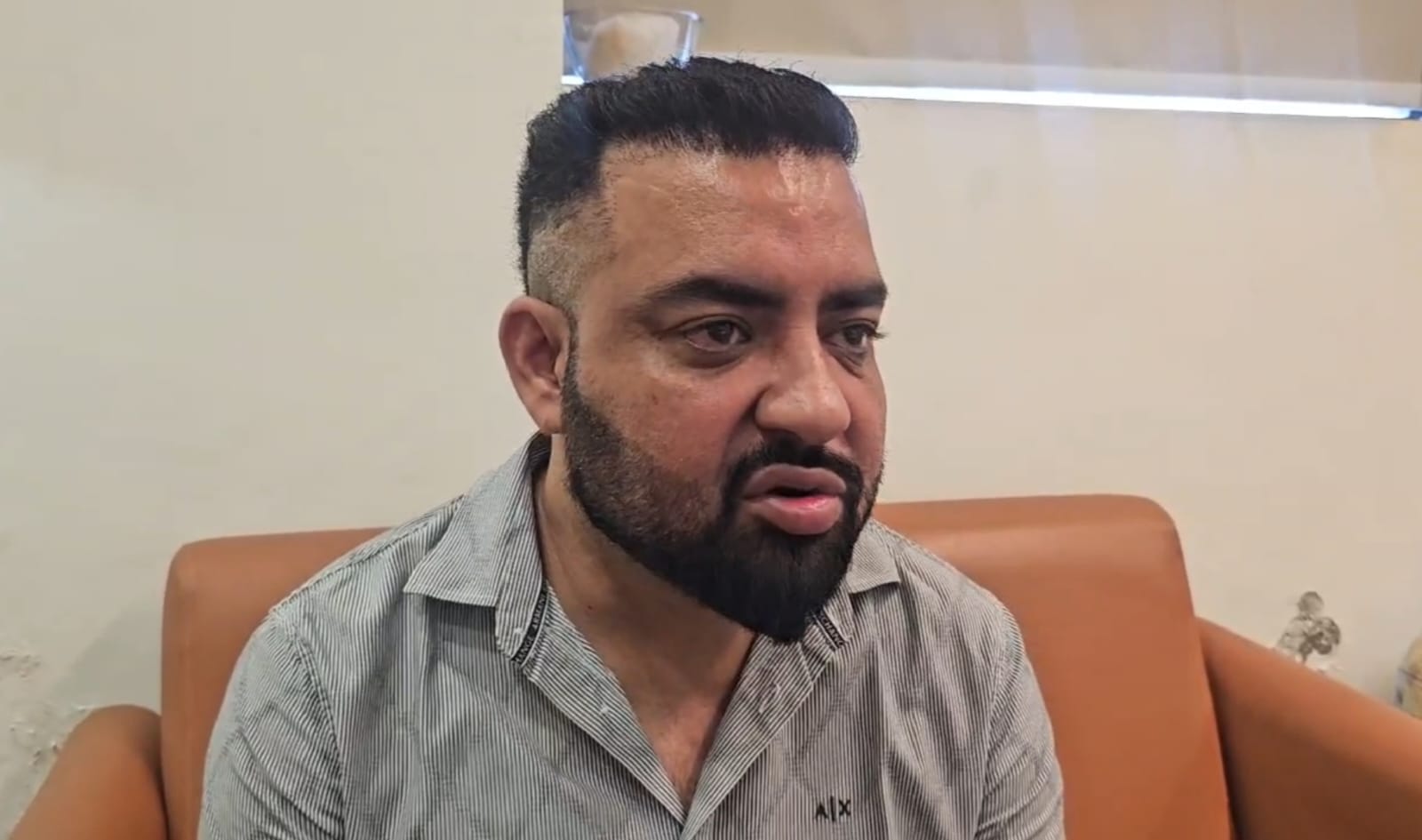 Zirakpur: जीरकपुर में बिल्डर के सेल्स ऑफिस पर दिनदहाड़े तीन राउंड फायरिंग, रंगदारी की पुरानी धमकियों से जुड़ी जांच; नकाबपोश हमलावर फरार